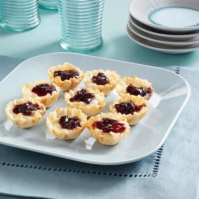 brie phyllo cups