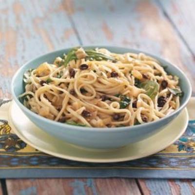 gekarameliseerde ui trio met pasta