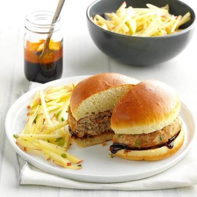 Aziatische kalkoen burger sliders met appel slaw