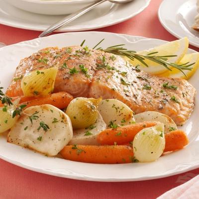 zalm met geroosterde knoflook