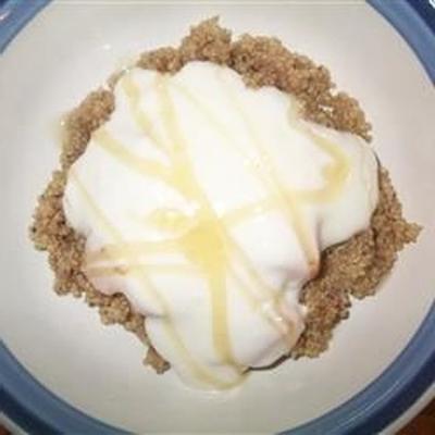 quinoa met perziken en romige yoghurt