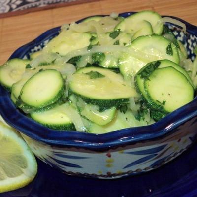 citroenachtige courgettesalade