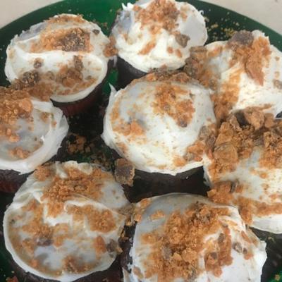 butterfinger cupcakes