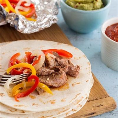 makkelijke fajitas met zijplateaus