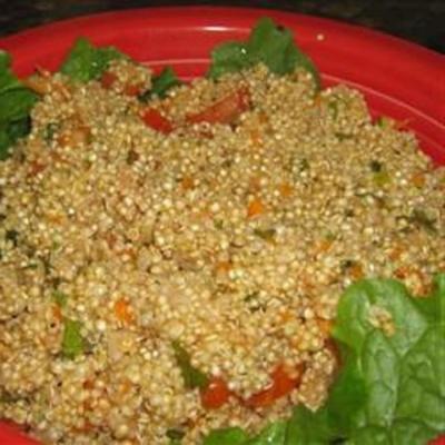 tabbouleh salade met quinoa en gesnipperde worteltjes