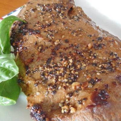 5-ingrediënten steak met platte ijzeren biefstuk