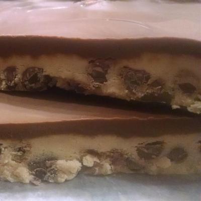 chocolate chip cookie dough bar