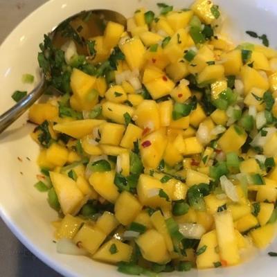 pittige mangosalade met jalapeno