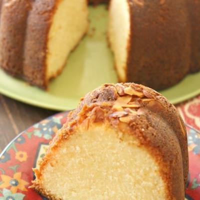 amaretto bundt® cake met bourbon geniet