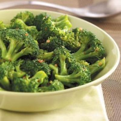gestoomde zoete en pittige broccoli