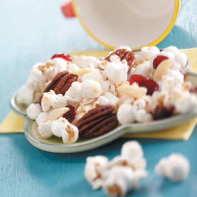 cranberry popcorn deluxe