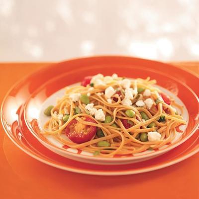linguine met edamame en tomaten