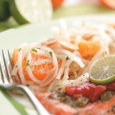 jicama slaw met hele pinda's