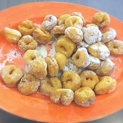 tortelli di carnevale (italiaanse carnevale donuts)