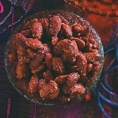 honing geroosterde gekruide noten