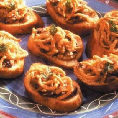 cheesy mushroom crostini