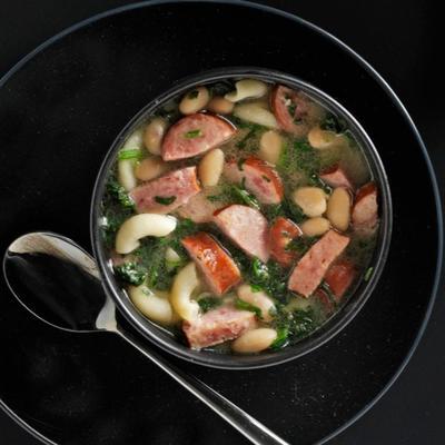kielbasa en spinaziesoep