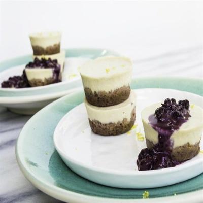 lichte veganistische cheesecake cups, nul toegevoegde suikers