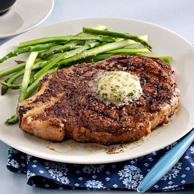 gegrilde ribeye met Provençaalse kruidenwrijven