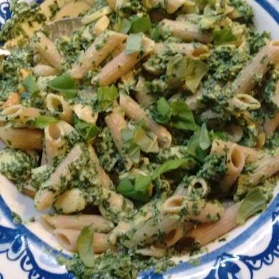 snelle vegetarische pasta met spinazie en boursin®