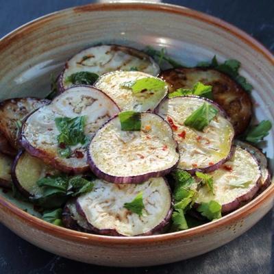 Italiaanse gemarineerde aubergine antipasto