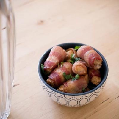 garlicky bacon-wrapped kippenbeten