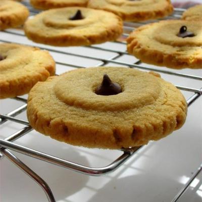 chewy peanut butter cookies