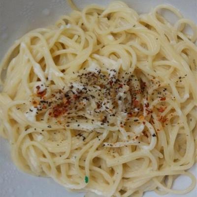 pasta met yoghurt saus