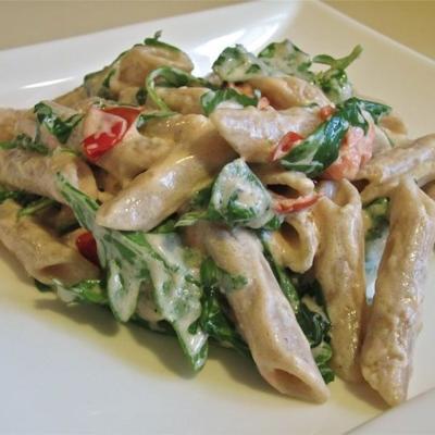 geitenkaas en rucola over penne