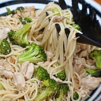 spaghetti met broccoli en kip