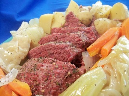 corned beef and cabbage (crock pot)