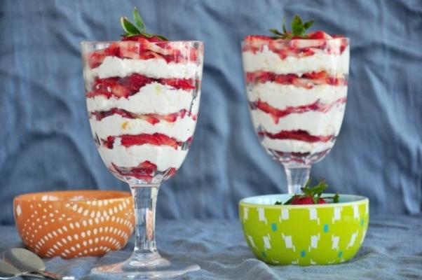 Strawberry cheesecake trifle