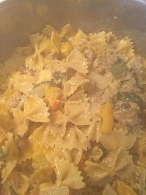 zelfgemaakte cheeseburger macaroni hamburger helper