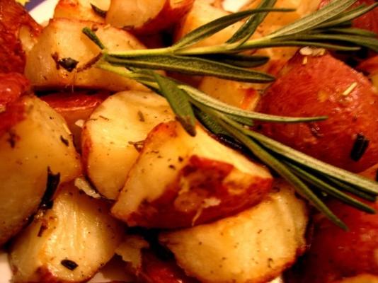 geroosterde rozemarijn aardappelen met knoflook