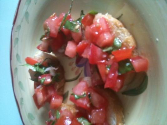 caprese salade tomaten (Italiaanse gemarineerde tomaten)
