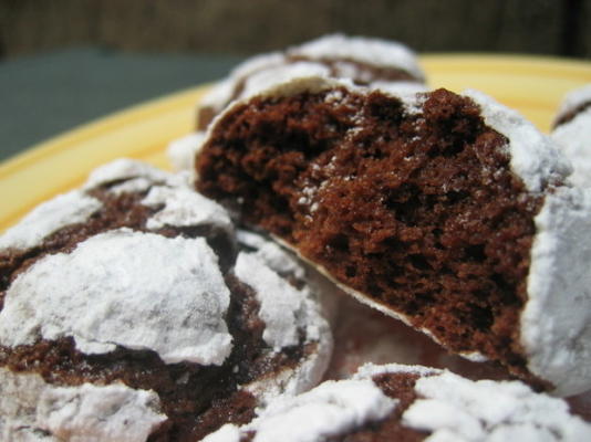 chocolate snowflake cookies (chocolate crinkles / crackles)