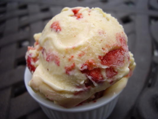aardbeienijs zoals ben en jerry's