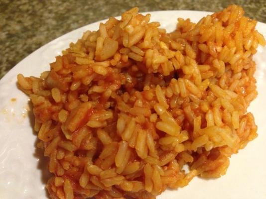 Spaanse rijst met tomatensaus