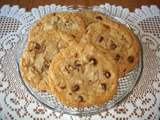 kittencal's jumbo chewy chocolate chip cookies in bakkerij-stijl