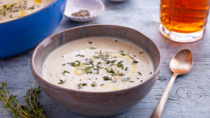 gastronomische geroosterde bloemkool soep