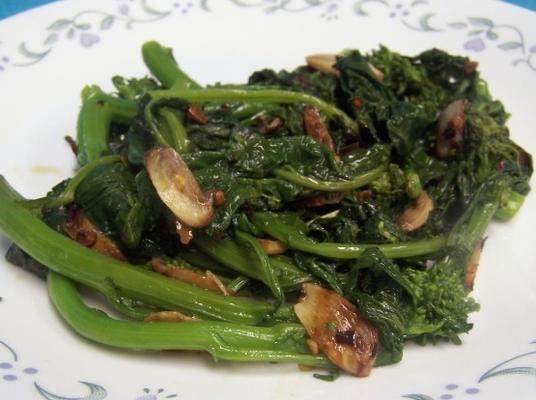 rapini met knoflook en chili vlokken