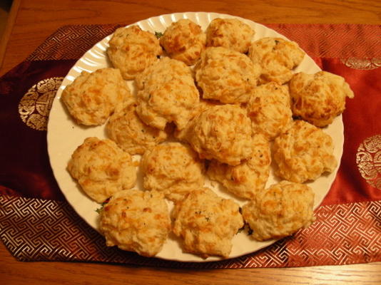 Cheddar Bay koekjes (rode kreeft stijl)