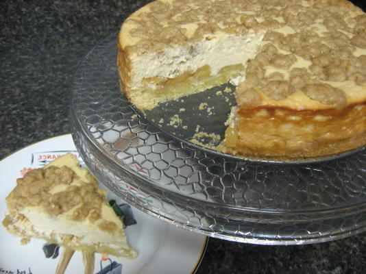 appel streusel cheesecake