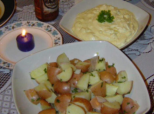 nieuwe aardappelen met fondue met drie kaas