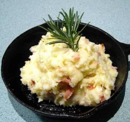 aardappelpuree met prosciutto en parmezaanse kaas