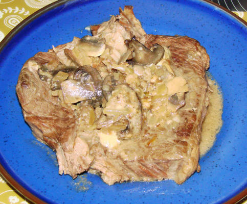 slowcooker beef in mushroom jus