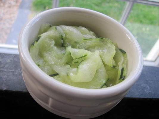 Kiyuri Namasu (komkommersalade)