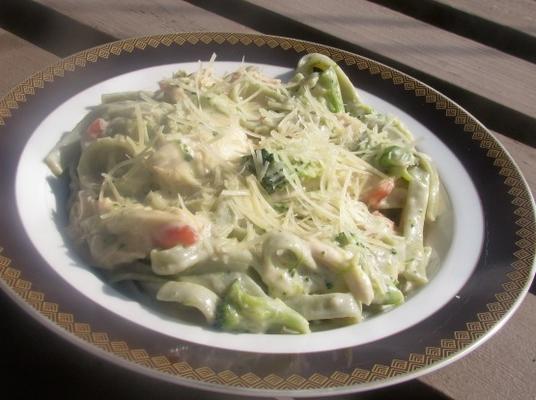 romige pasta met kip, broccoli en basilicum - vetarme versie