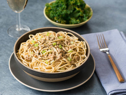 oude originele schelpdierensaus van de spaghettifabriek