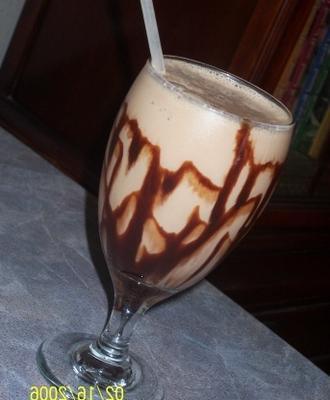 rijke romige chocolade pindakaas milkshake